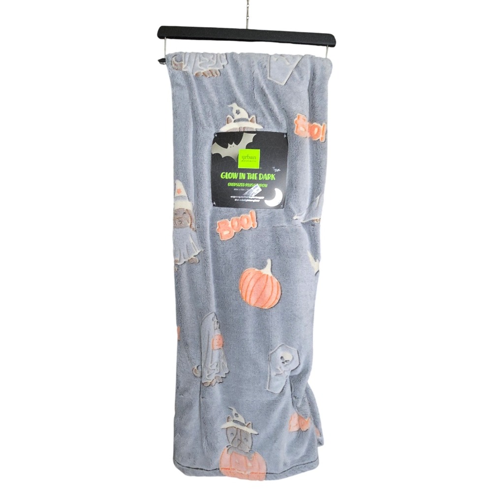 Urban Romantics Throw Blanket 50x70 Grey New Halloween Glow Dog Plush